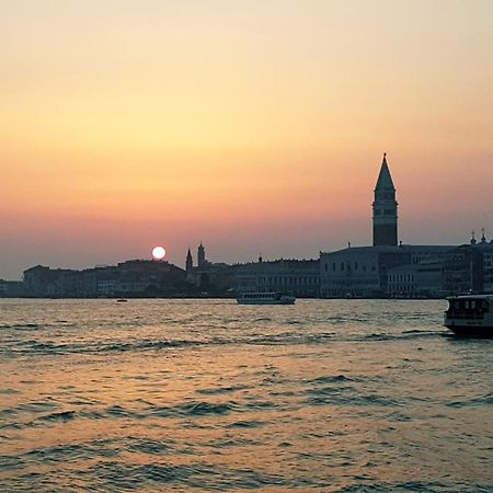 Large Top 3 Rooms Flat Central Rialto Venedig Zimmer foto
